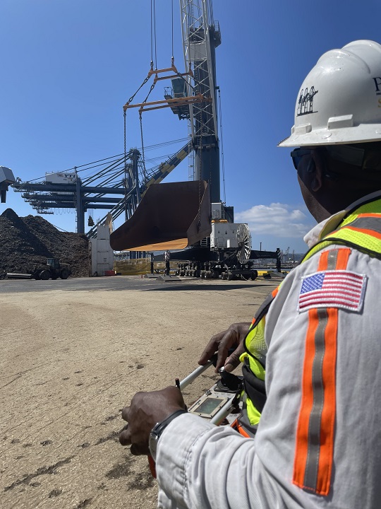 SA Recycling’s redesigned skip pan loader is operated using the crane’s remote system controls.